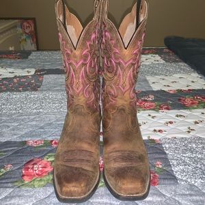 Women’s cowboy boots